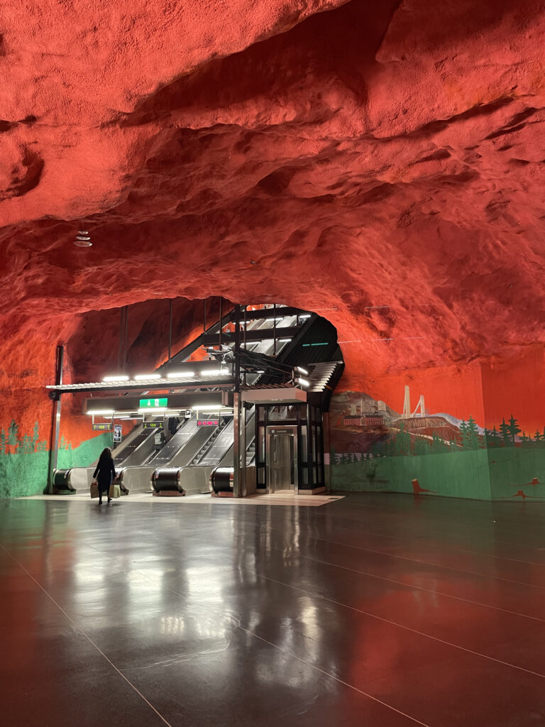 Stockholm Metro - Solna Centrum İstasyonu